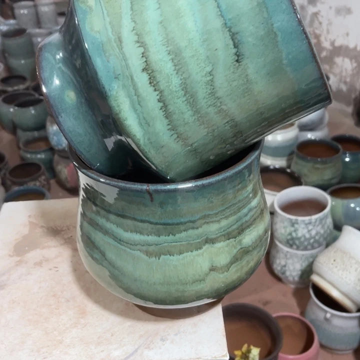 紫砂花盆口径18高度20两只小瑕疵