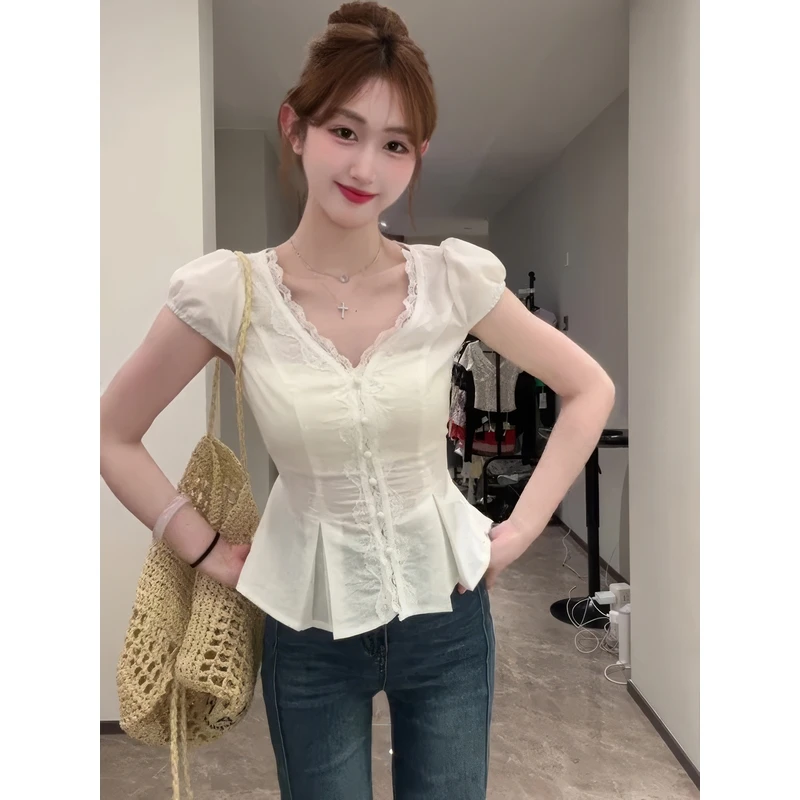 大码女装法式蕾丝V领花边短袖衬衫2025夏季新款独特漂亮掐腰上衣