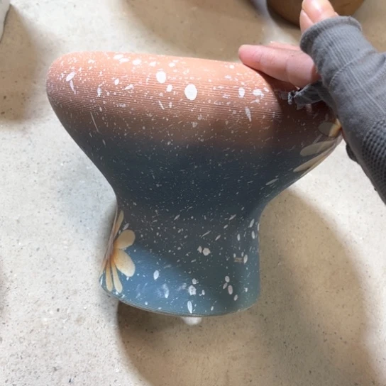 罐默认微瑕，有孔编号20-52