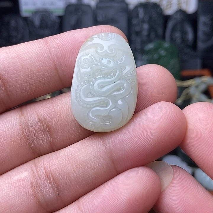 颈饰未镶嵌和田玉