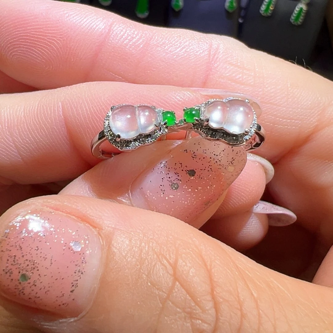 翡翠颈饰18K金镶嵌耳包