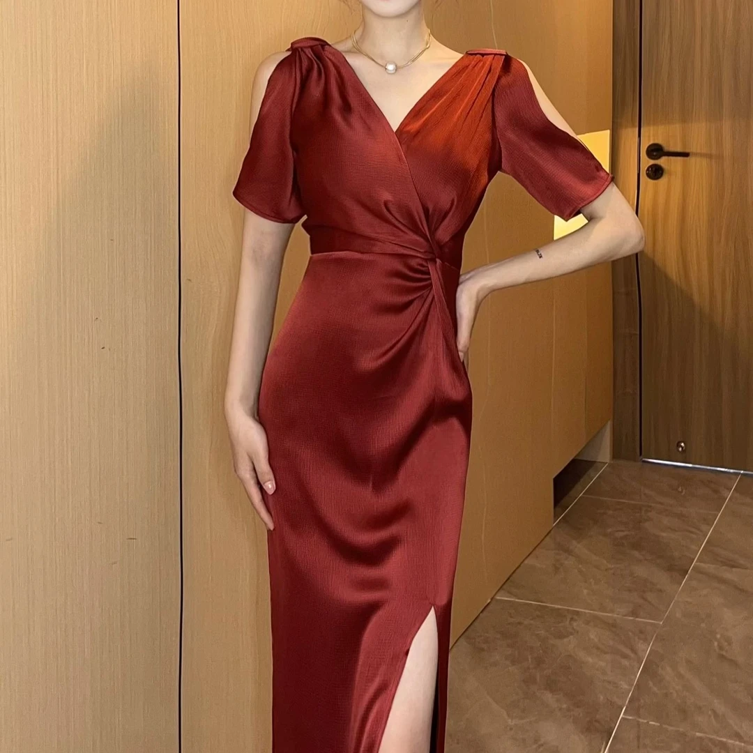 【现货】2025夏季显瘦气质露肩轻奢时尚休闲女装连衣裙ZJL82591