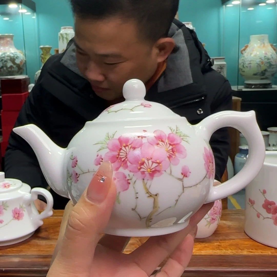 摆件景德镇的瓷器