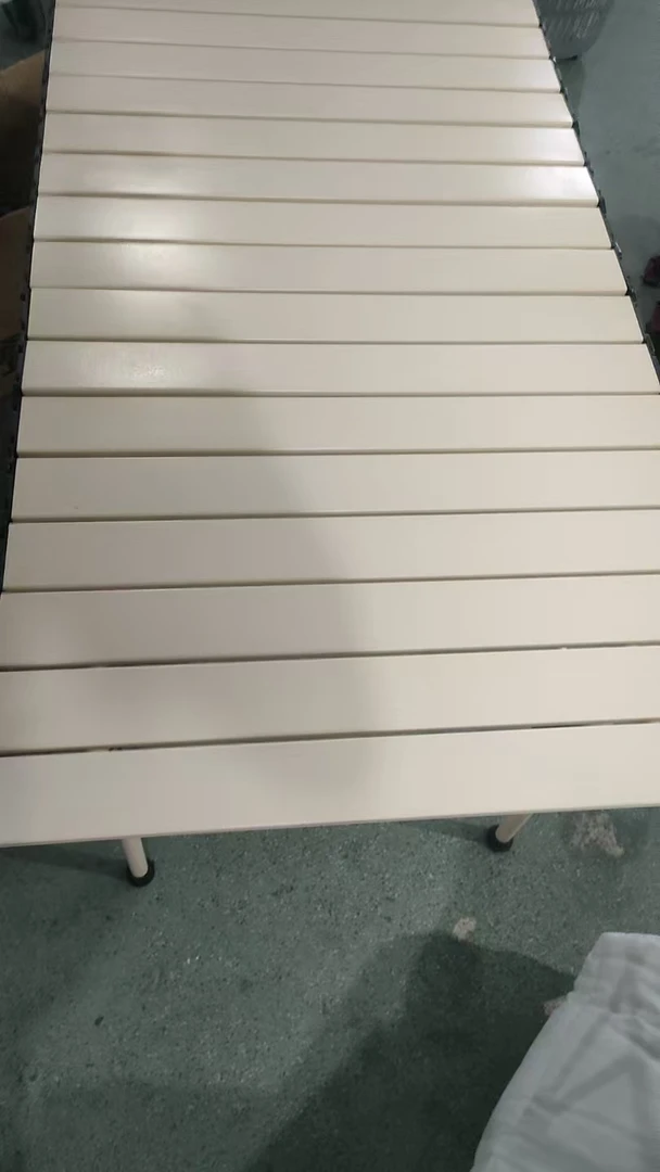 杏色带字母标长桌户外蛋卷桌 55*95*50 瑕疵