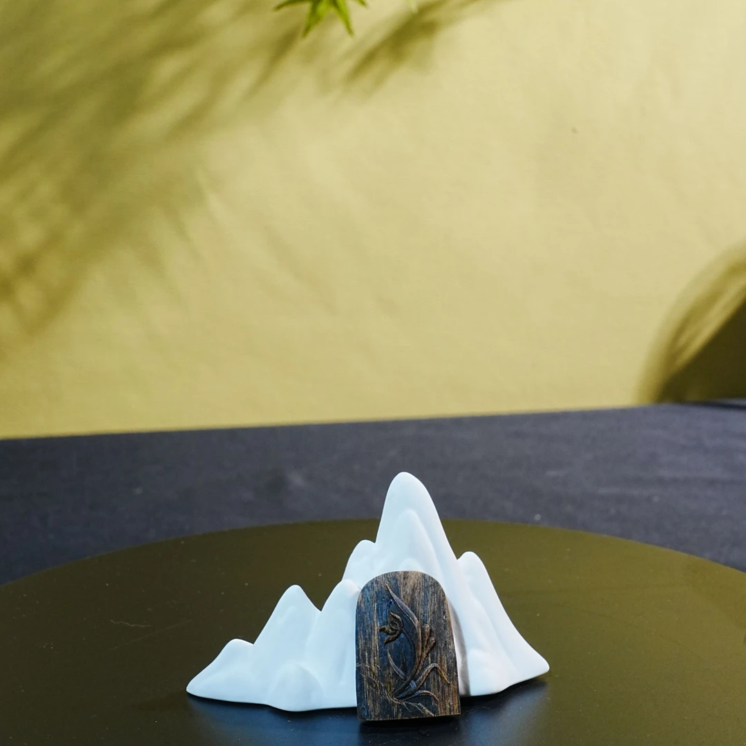 柬埔寨金丝软油沉香吊坠（玉兰花） 9.23g 250908169 C