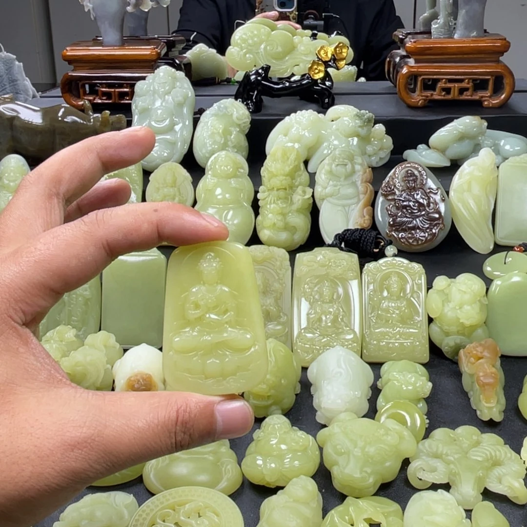 和田玉（黄玉）未镶嵌颈饰