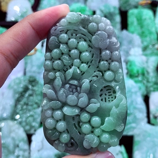 吊坠(不含链)未镶嵌翡翠