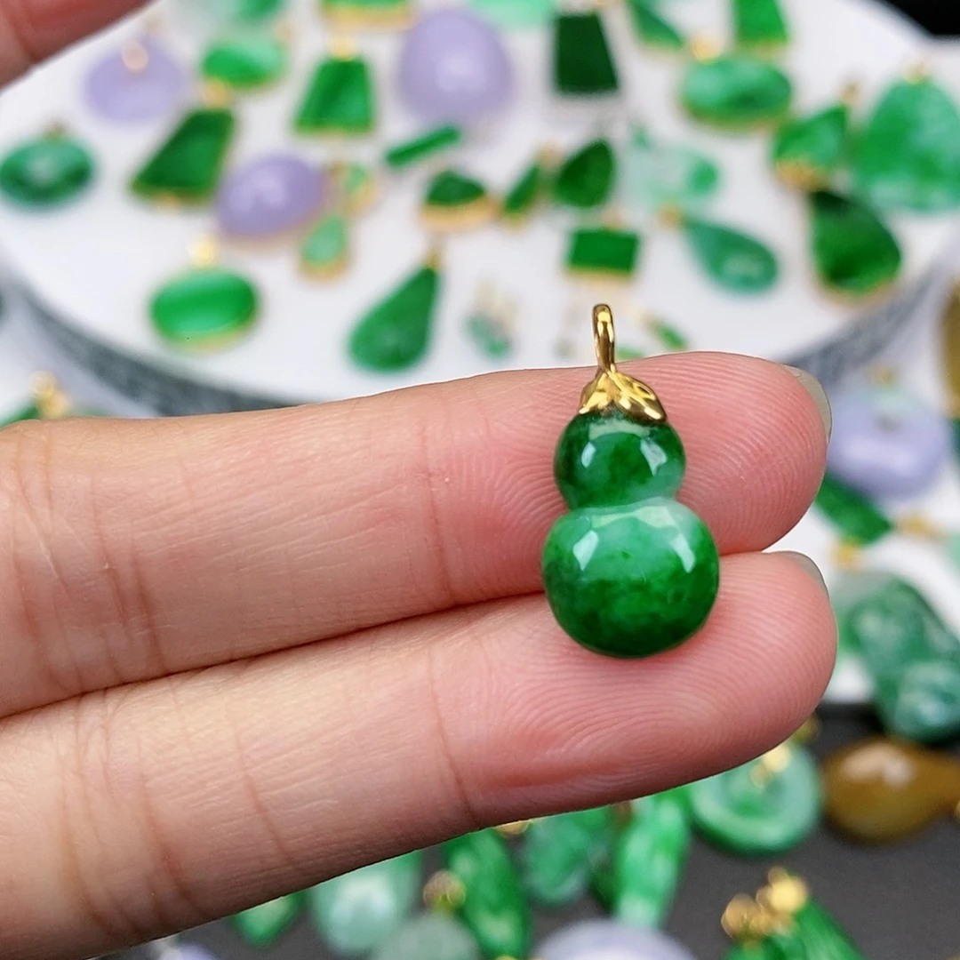 翡翠吊坠(不含链)18K金镶嵌