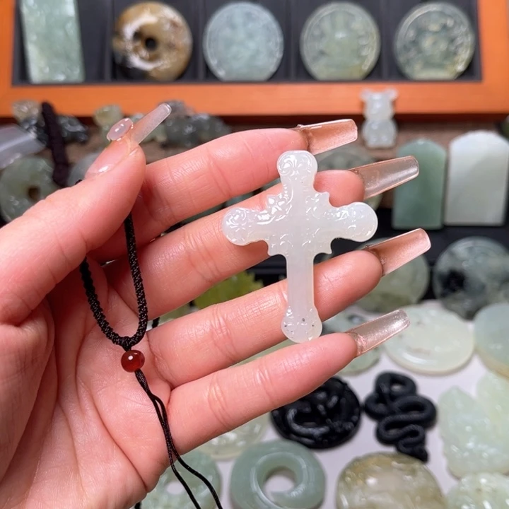 岫玉吊坠(赠链)未镶嵌老*