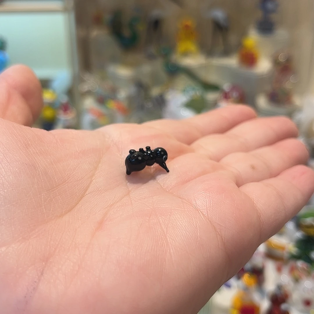 旺***壳琉璃手工艺品蚂蚁