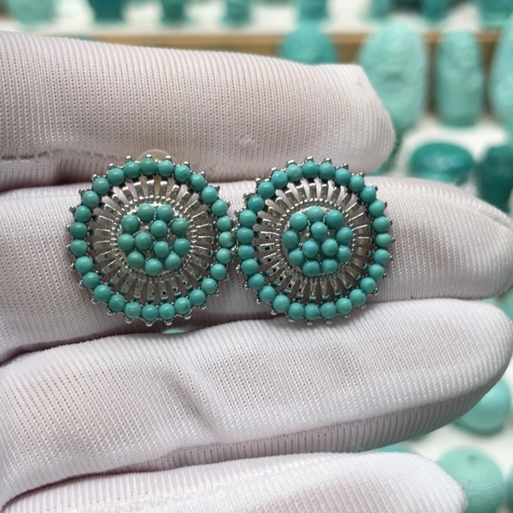 绿松石未镶嵌颈饰