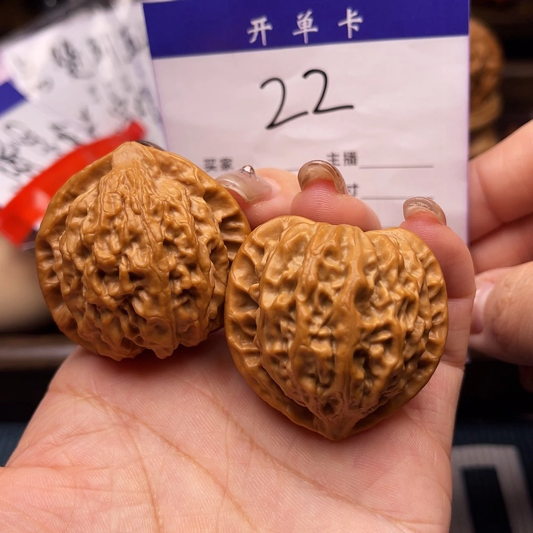 桃核吊坠金牛40尺