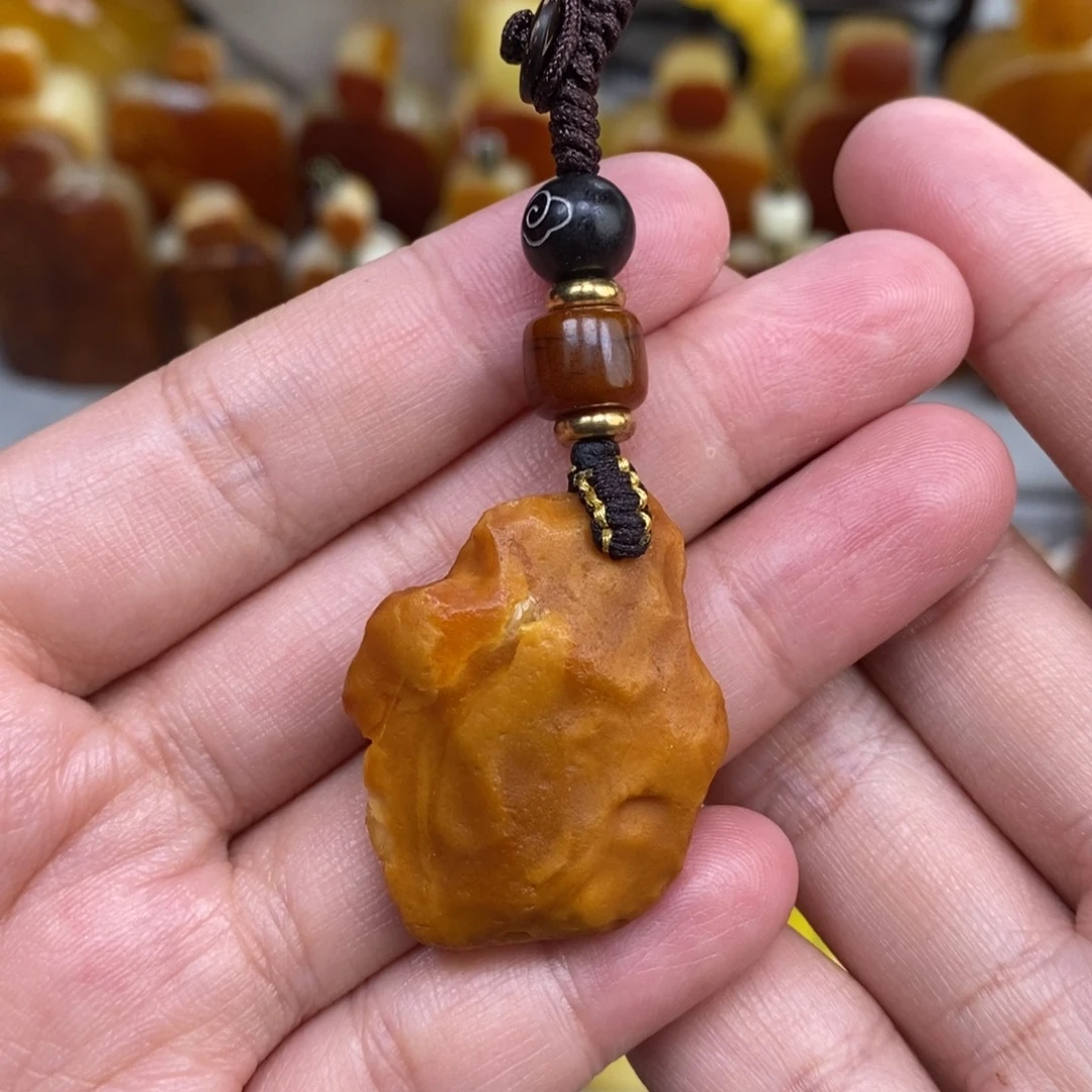 蜜蜡未镶嵌珠宝奇石