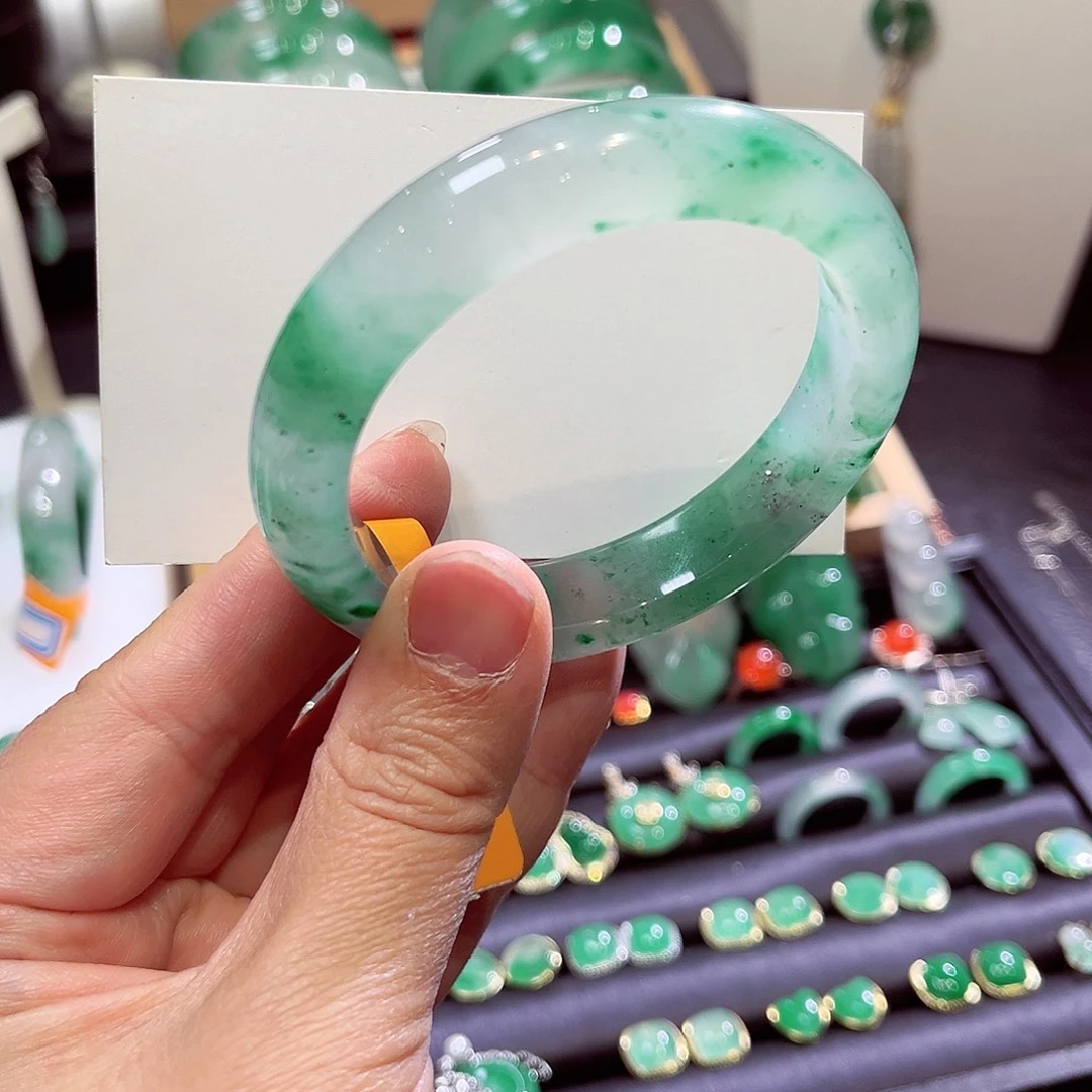 石英质玉未镶嵌手镯