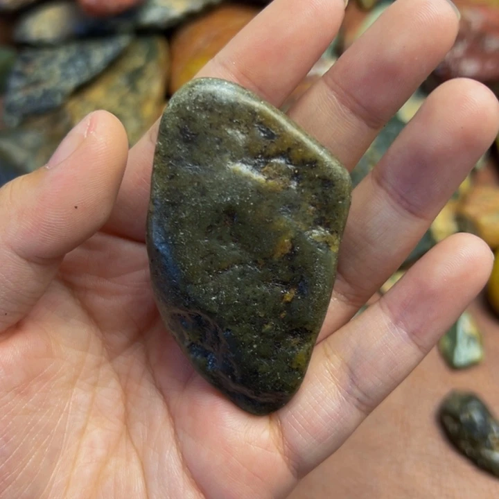 和田玉未镶嵌珠宝奇石