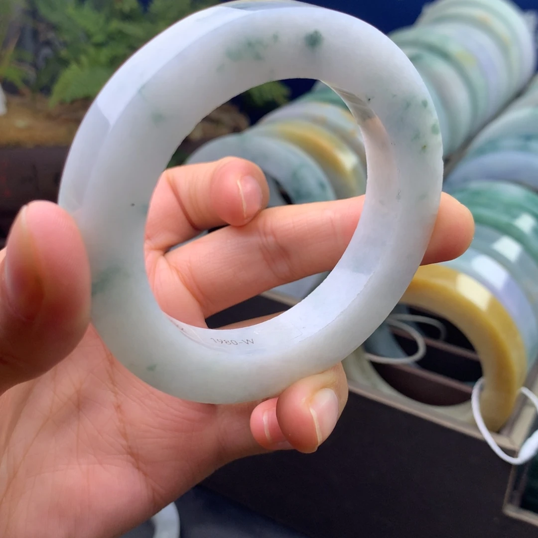 定制翡翠未镶嵌手镯不退不换