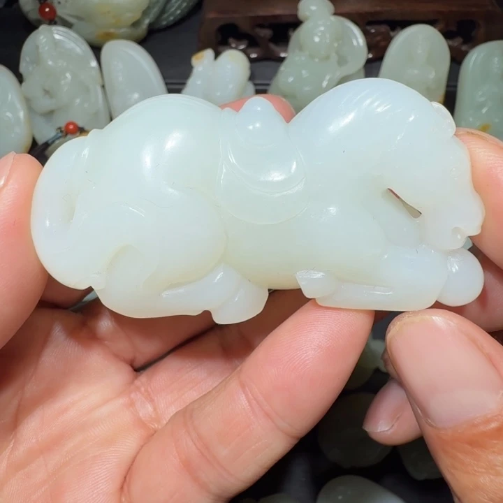 颈饰未镶嵌和田玉晚***者