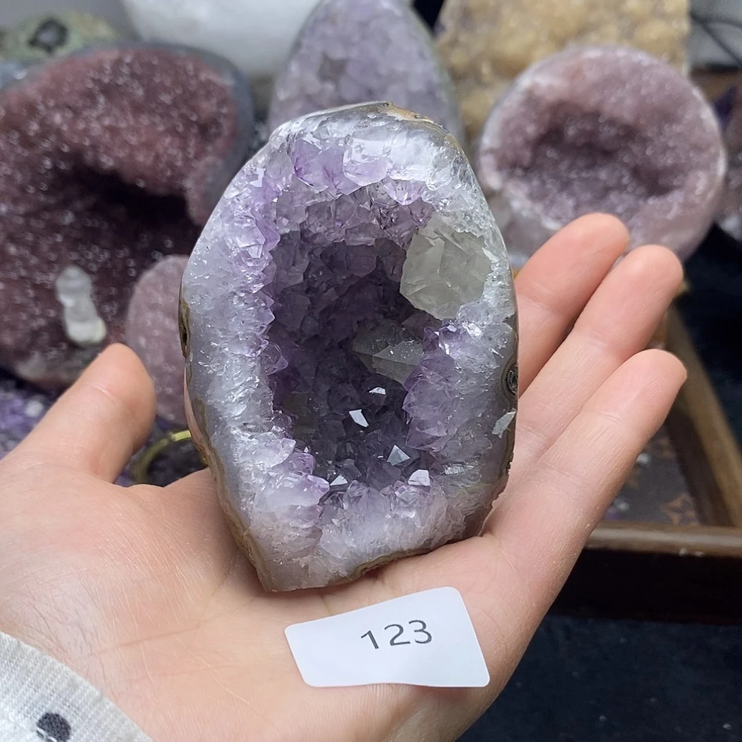 紫晶未镶嵌大型摆件（非配饰）