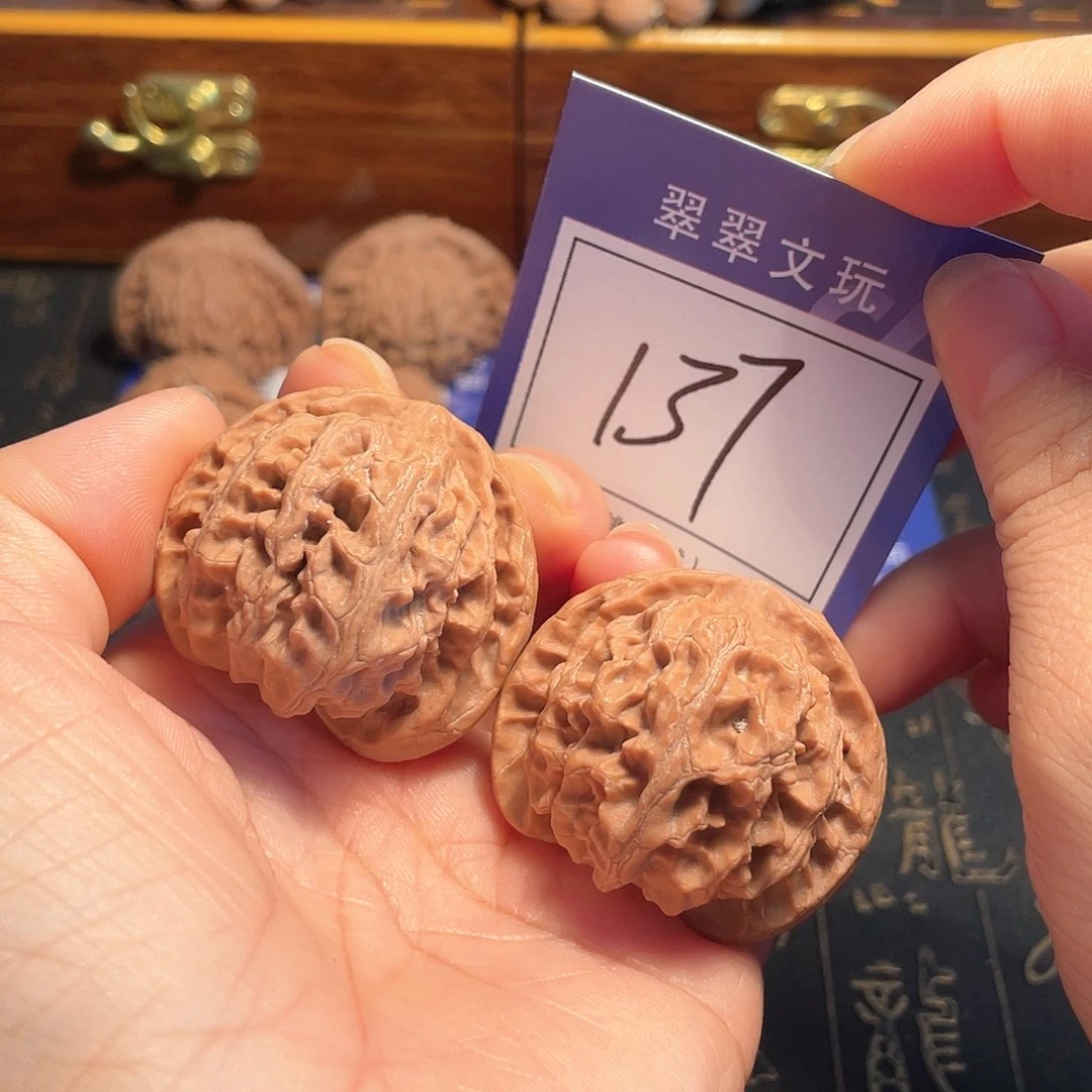 文玩核桃把件137号全品苹果园4.0