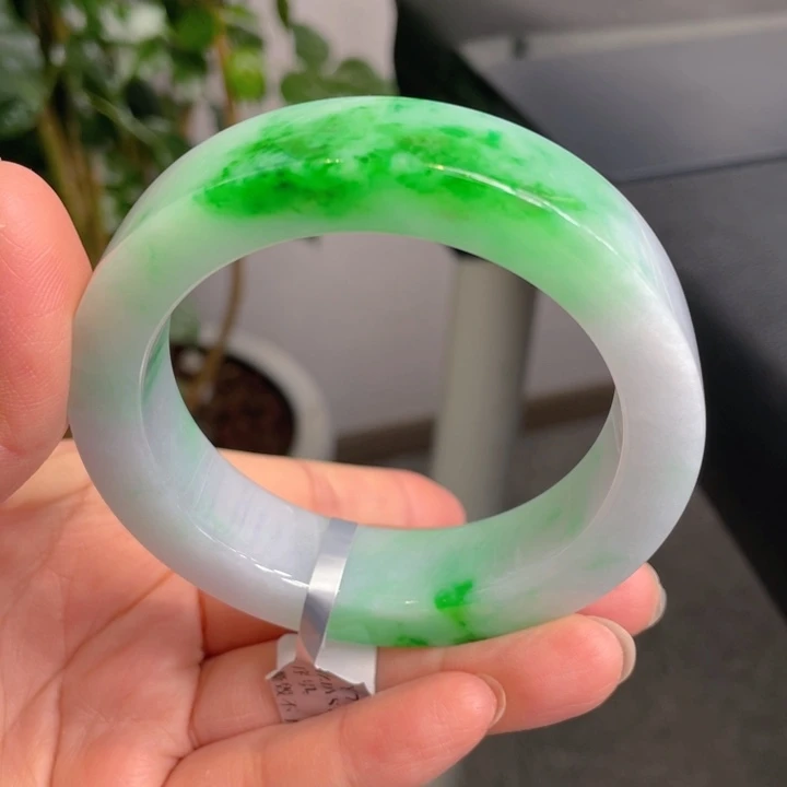隆***藏翡翠未镶嵌手镯缅甸翡翠