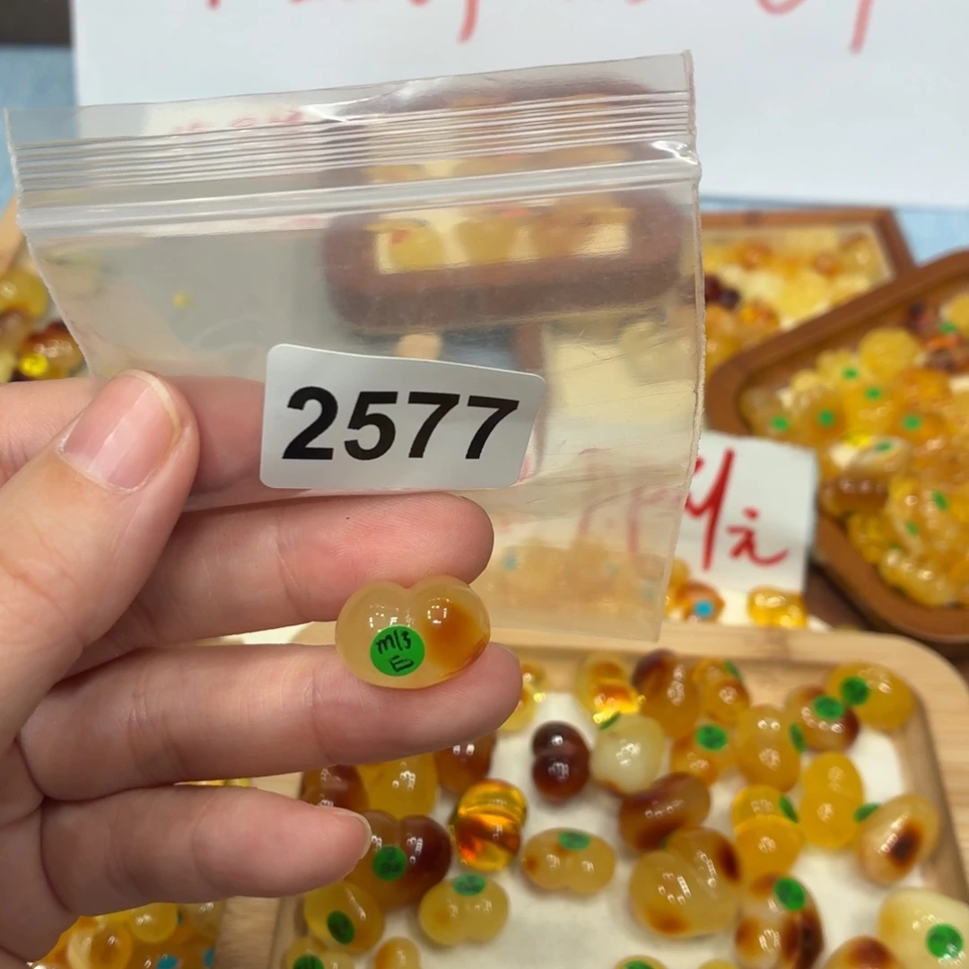 琥珀未镶嵌珠宝奇石