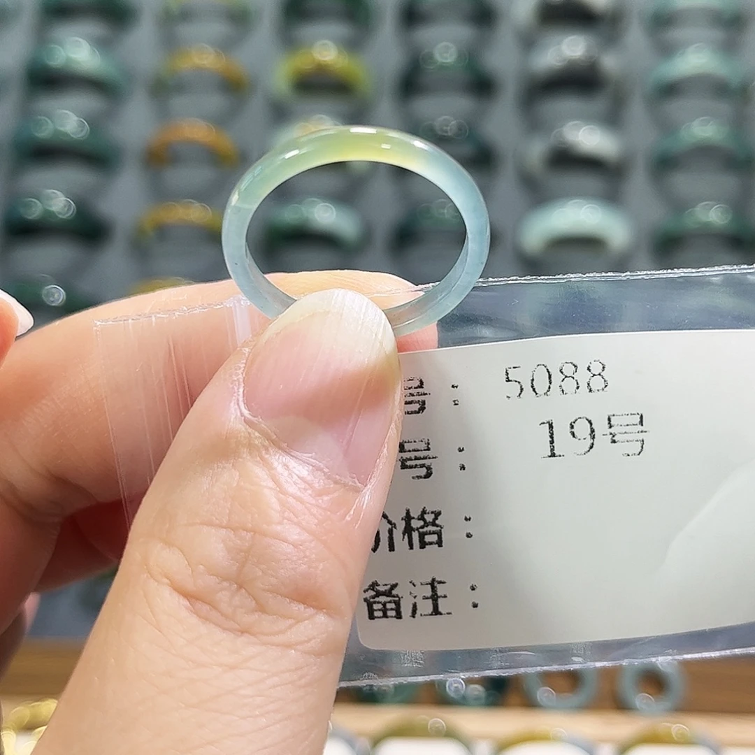 翡翠未镶嵌戒指5088