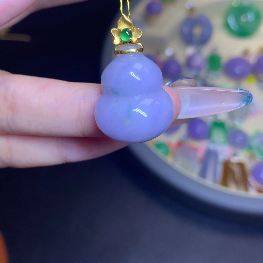 颈饰18K金镶嵌翡翠