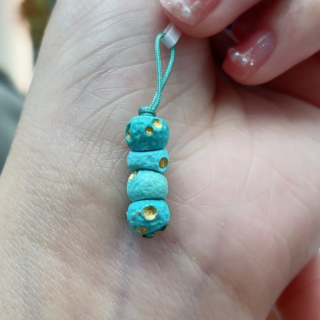 绿松石颈饰未镶嵌