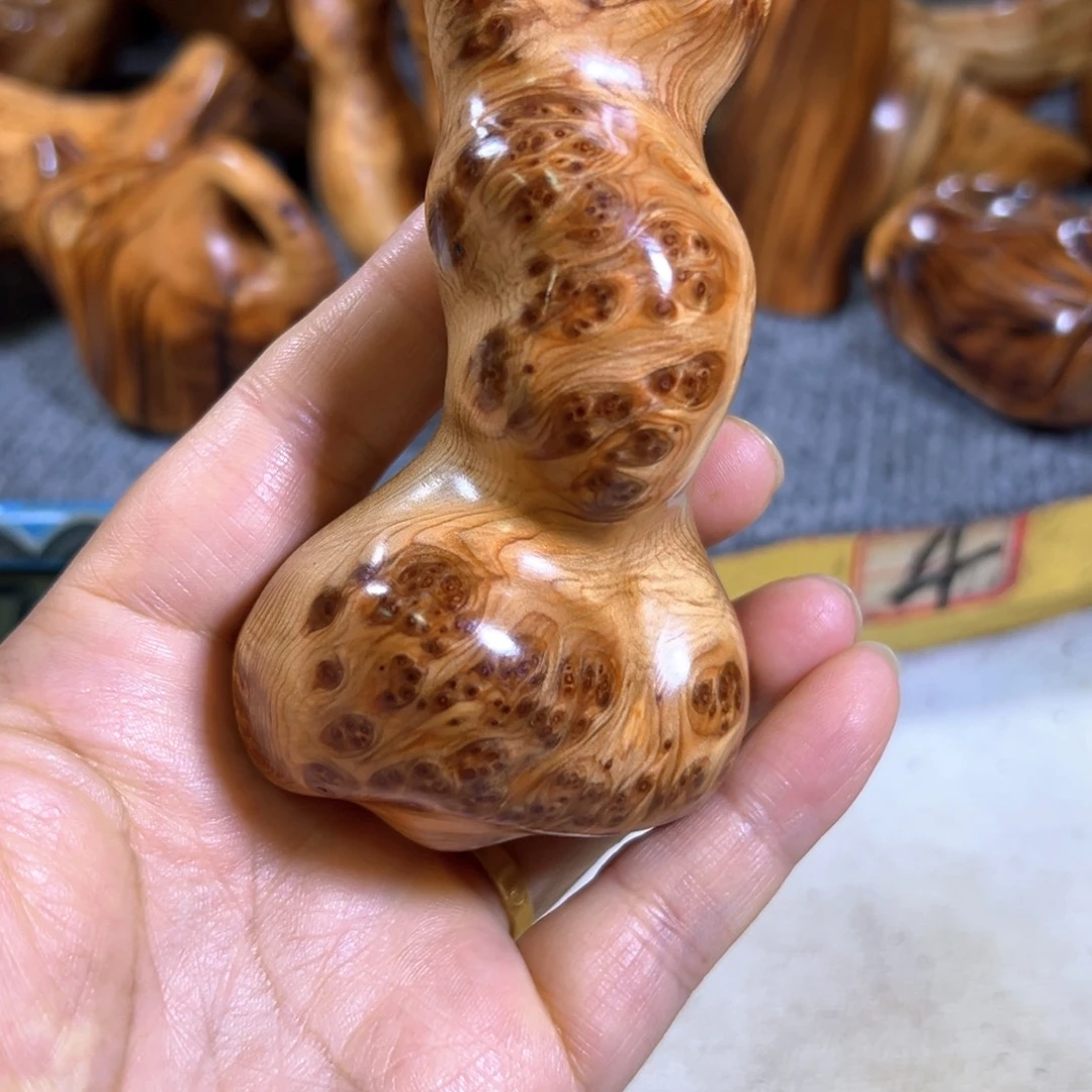 天***空柏木（崖柏）随行摆件手把件
