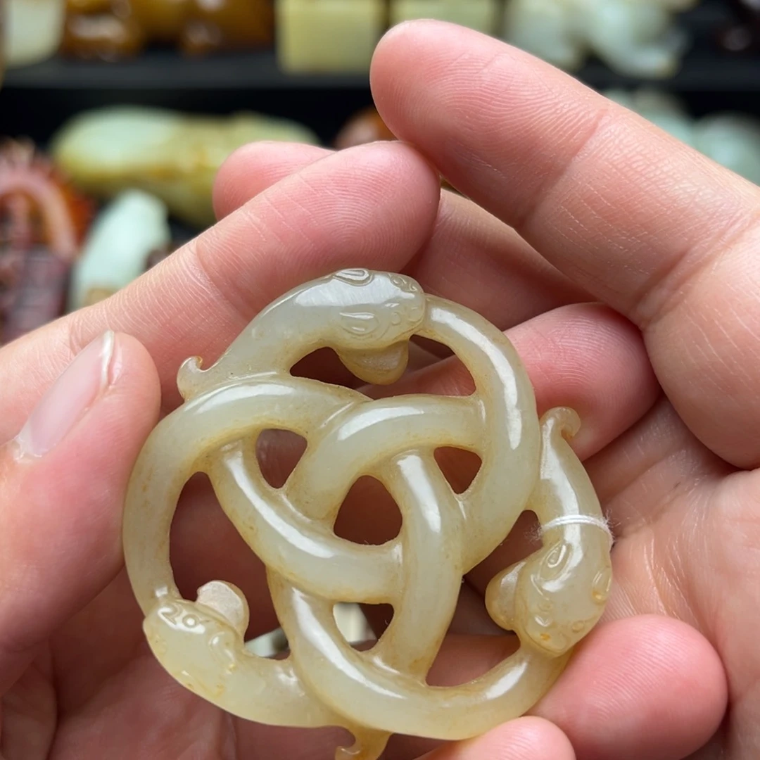 和田玉颈饰未镶嵌