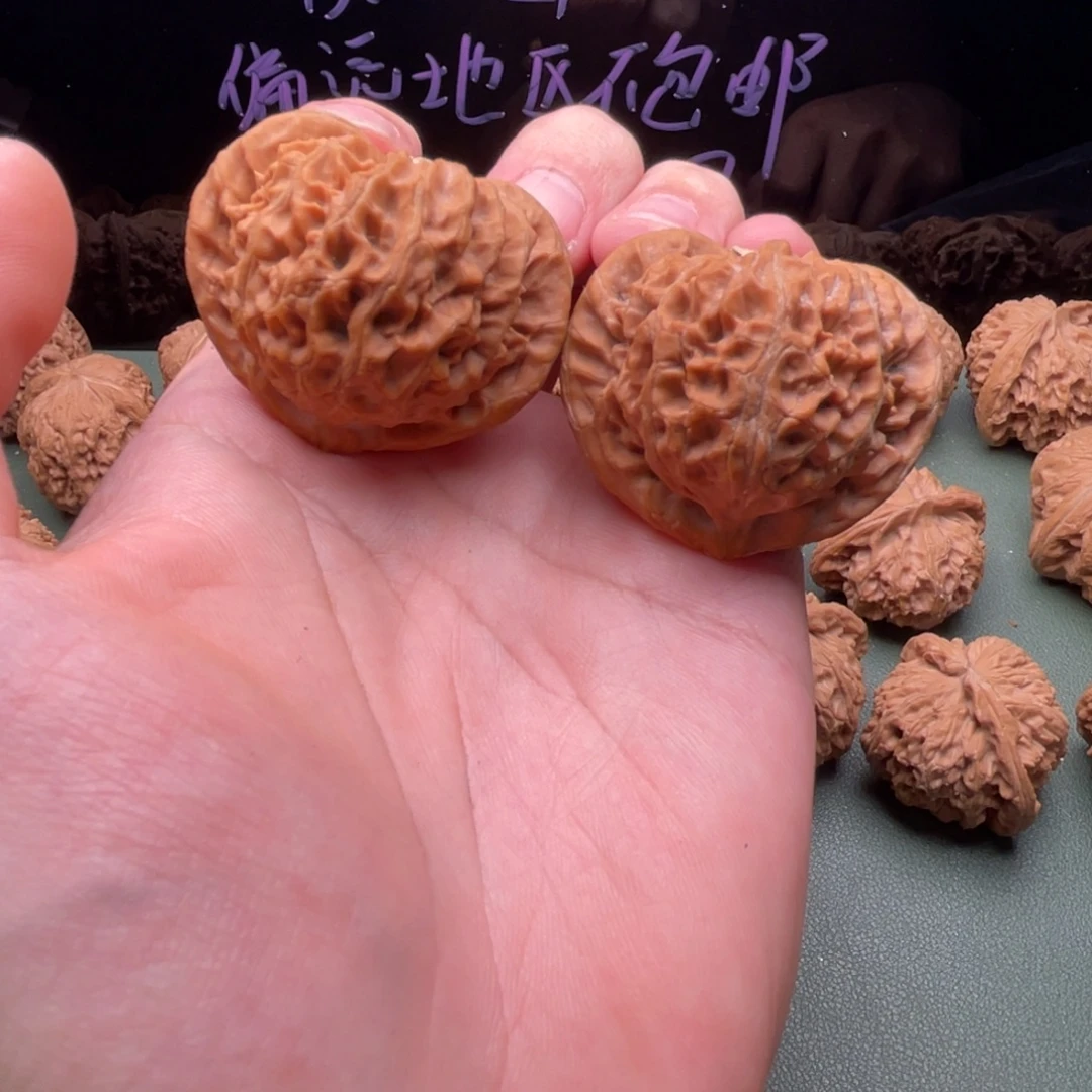 把件核桃43全品红皮桃心宫灯