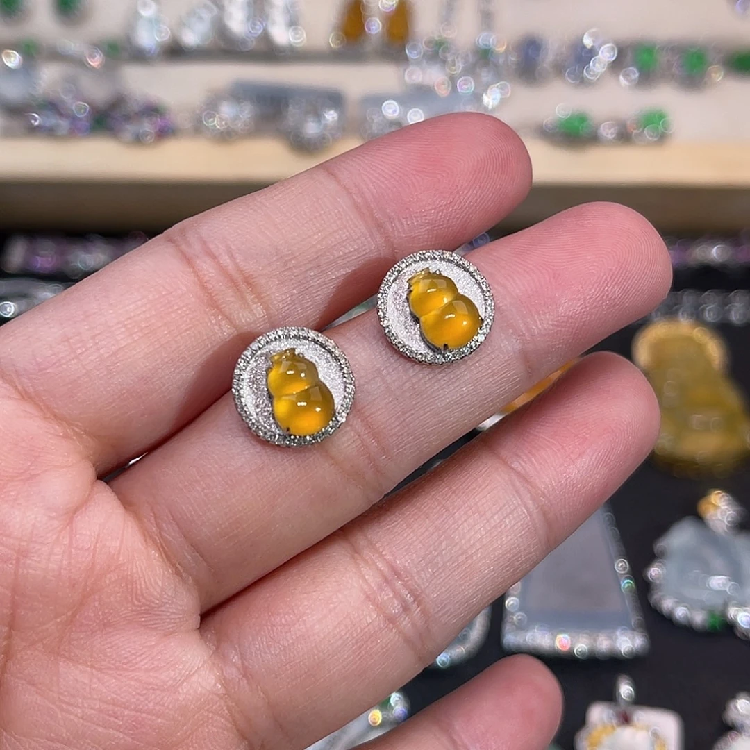 18K金镶嵌翡翠耳饰黄翡葫芦