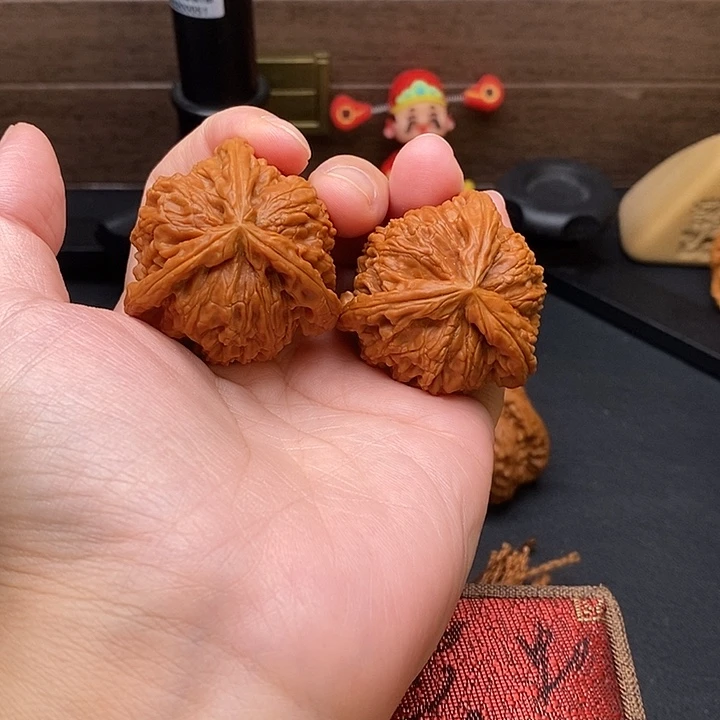 ****柒把件文玩核桃白奔