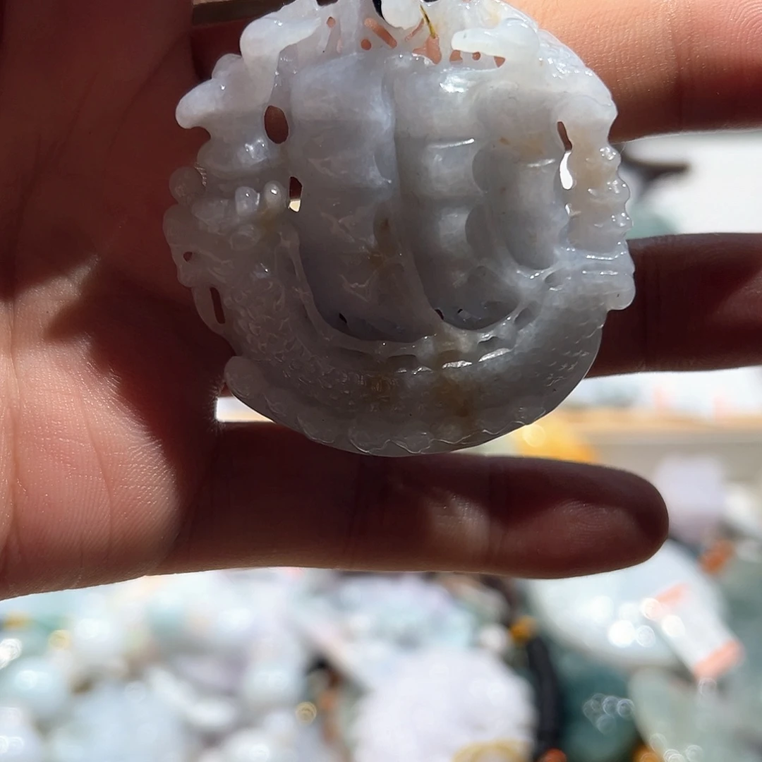 翡翠未镶嵌颈饰挂件