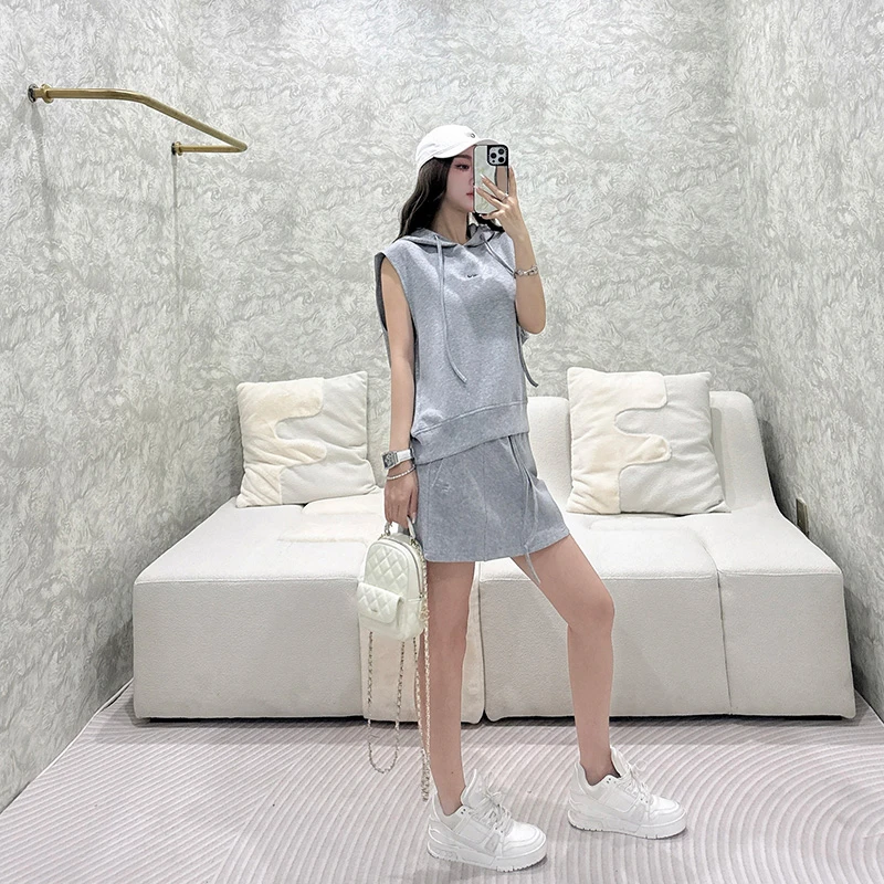 夏季两件套短裤女套装无袖灰色女士休闲运动时尚