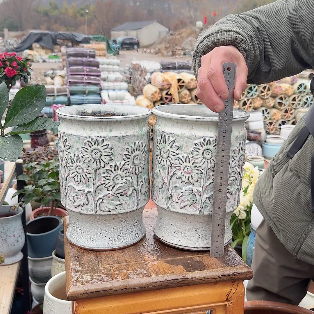 紫砂花盆口17高24（太阳花两个白彩色