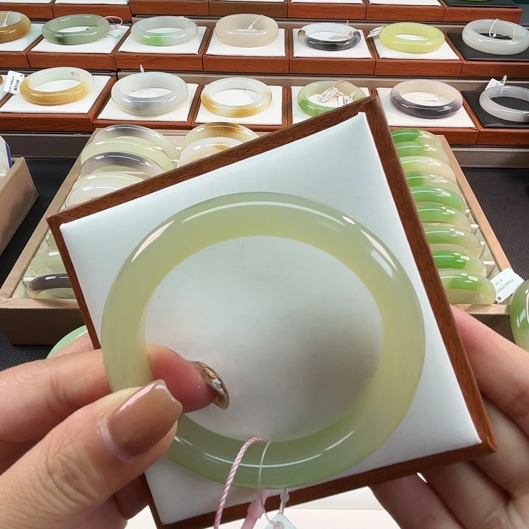 和田玉未镶嵌手镯56冰茶晴