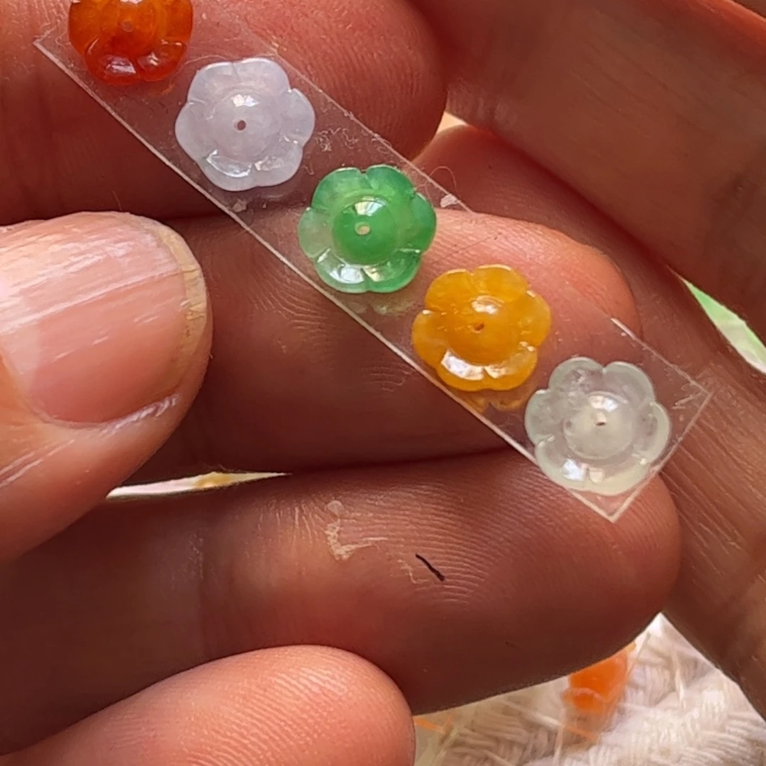 定制翡翠未镶嵌花