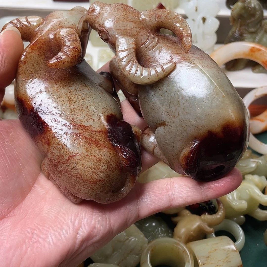 芥***身和田玉未镶嵌颈饰