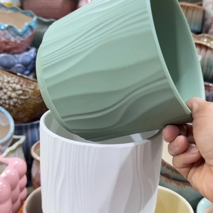 凑9块包邮，有孔，陶瓷花盆