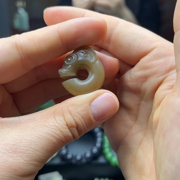 f***e和田玉未镶嵌颈饰