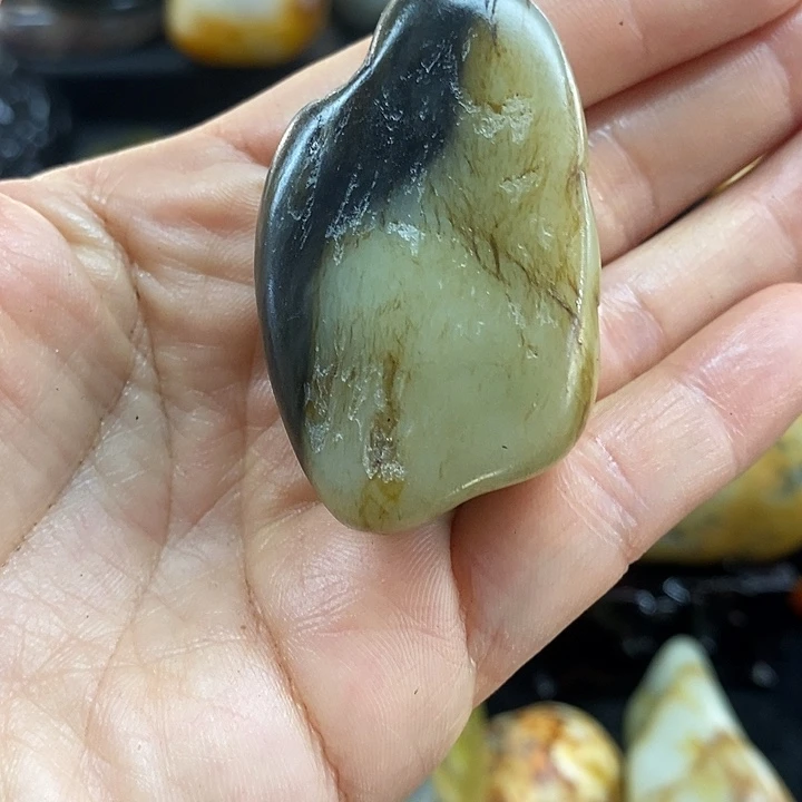 消***气和田玉未镶嵌挂件