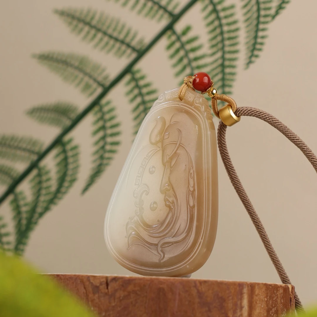 XJ9980二十世纪和田玉糖白关公挂坠