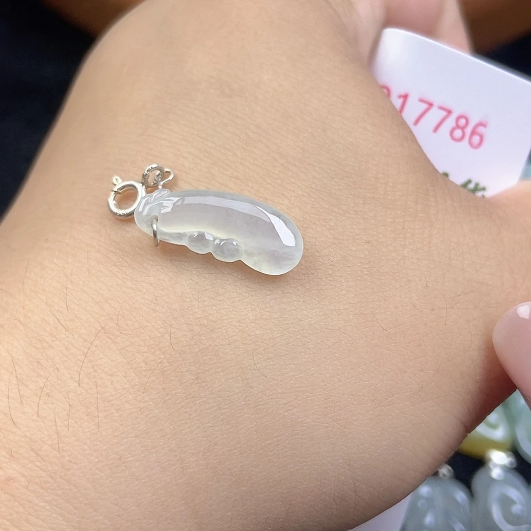 翡翠未镶嵌挂件天然