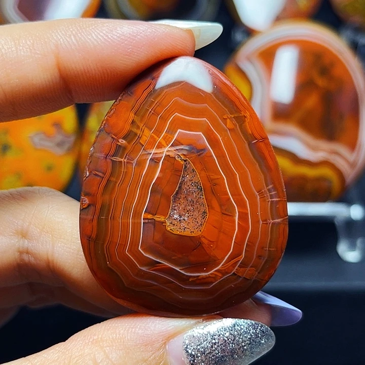 玛瑙/玉髓颈饰未镶嵌罗*武