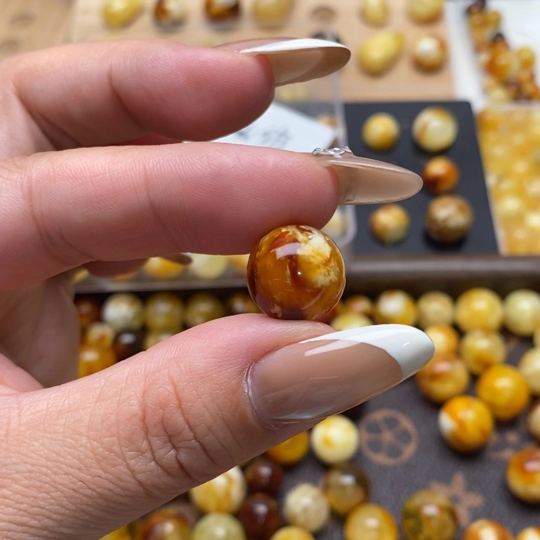 微***风琥珀未镶嵌珠宝奇石蜜蜡