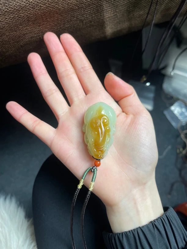 和田玉且末料手工雕刻貔貅