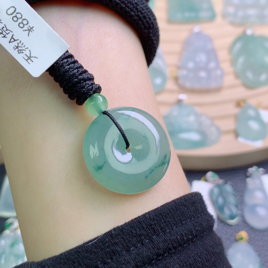 翡翠未镶嵌颈饰吊坠