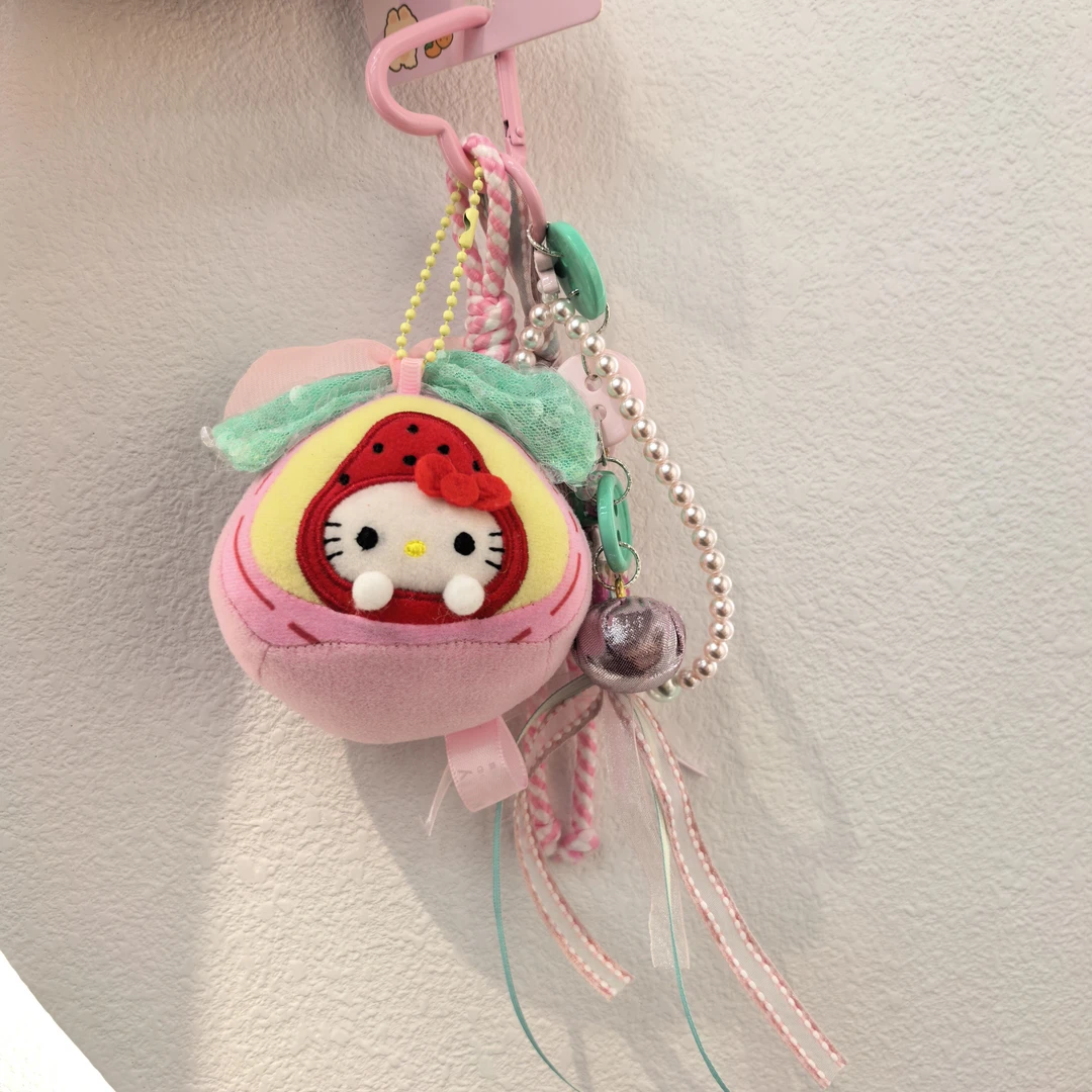 D217红色草莓KT猫咪包挂件