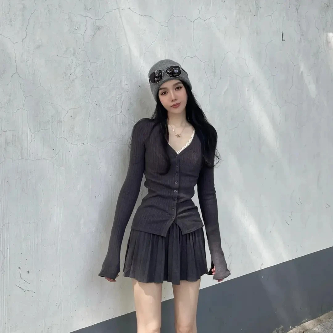 早秋穿搭一整套美式复古学院风v领长袖针织开衫高腰百褶短裙套装